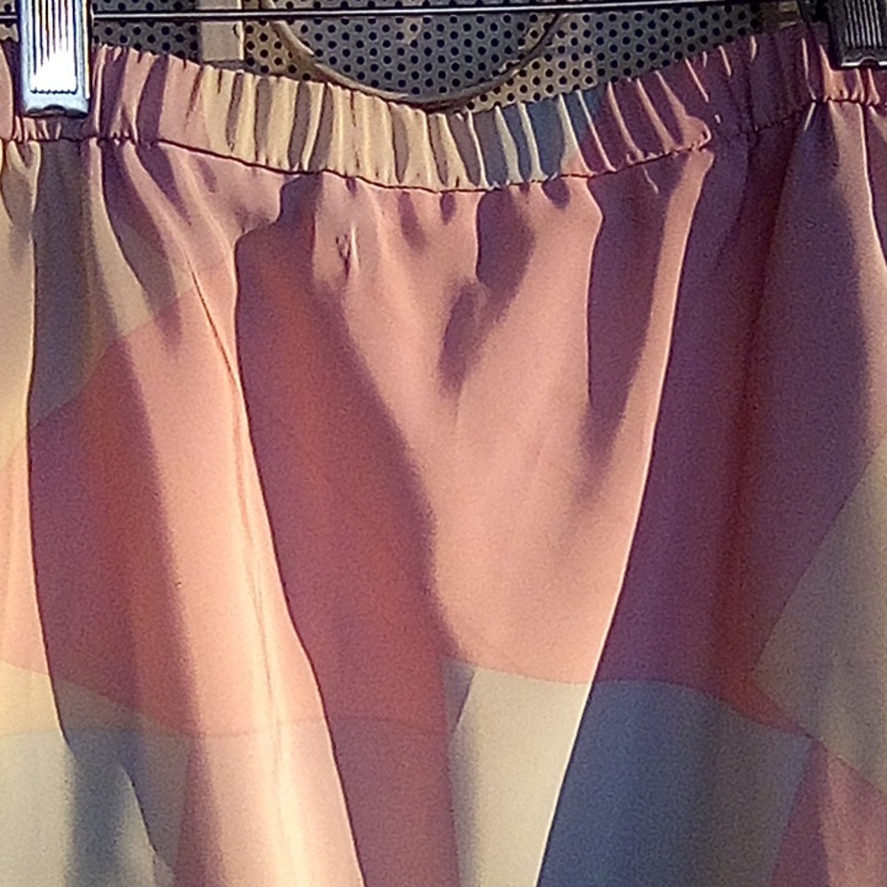 The Wilroy Traveller New York Size 12 Two Piece Skirt Suit With Scarf Top. - Picture 5 of 7